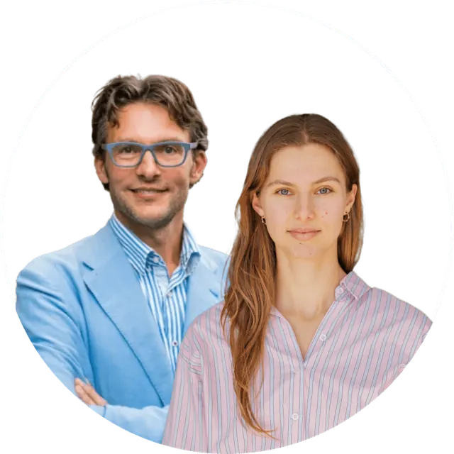 Twee teamleden van Lets Go Marketing